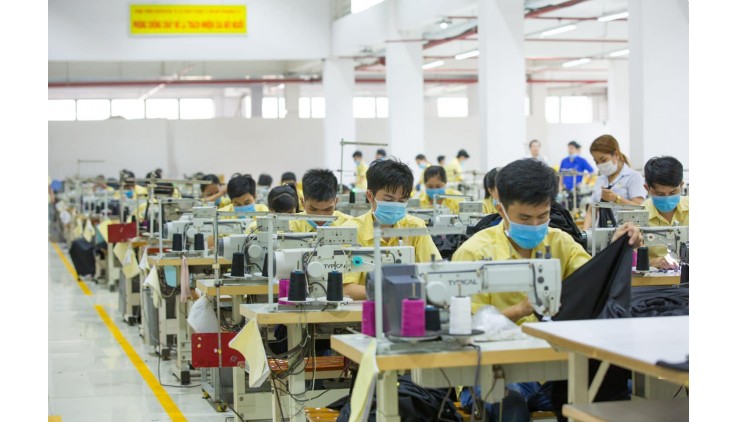 BÁN XƯỞNG MAY RỘNG 5500M2 ĐANG HOẠT ĐỘNG ĐƯỜNG LÊ VĂN KHƯƠNG Q12